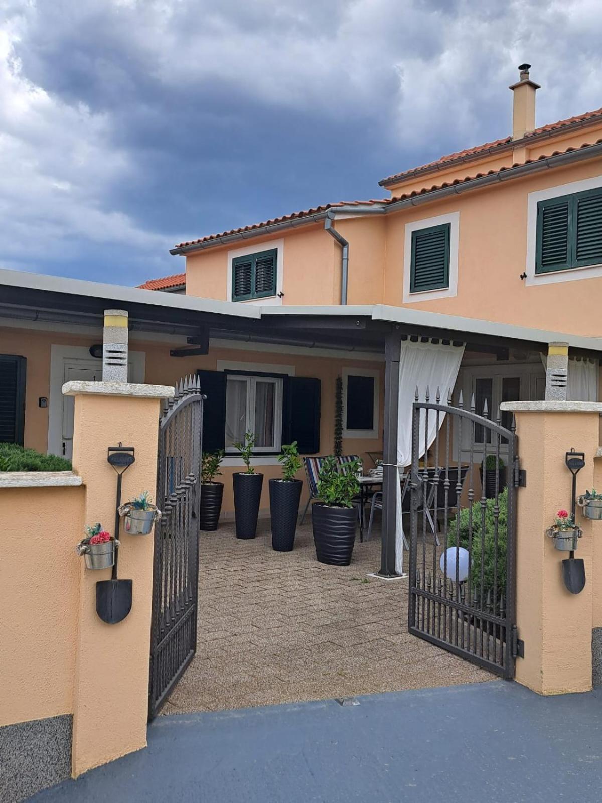 Apartments Andela スクラーディン エクステリア 写真